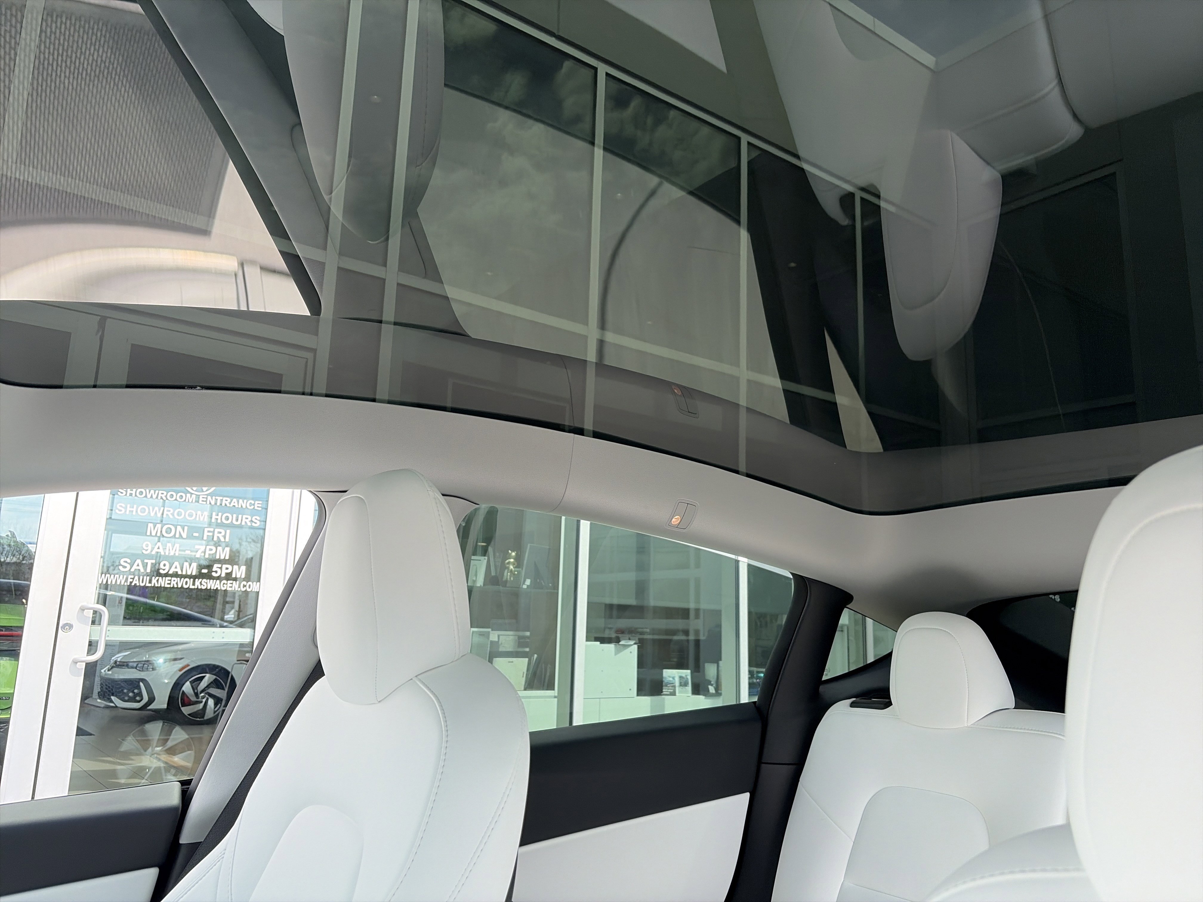 Used 2022 Tesla Model Y Long Range image 18