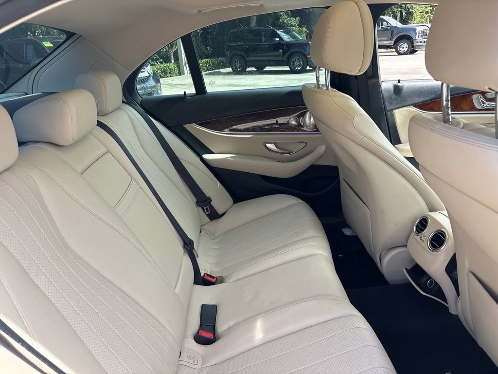 Used 2017 Mercedes-Benz E 300 image 29