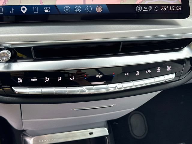 New 2027 Cadillac Lyriq Luxury w/ LPO, Floor Liner Package AWD/4WD image 24