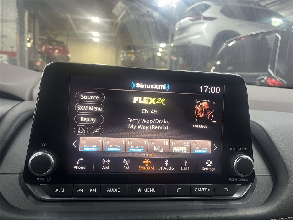 Used 2023 Nissan Rogue SV image 18