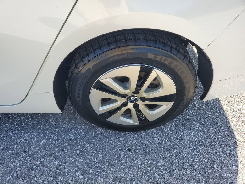 Used 2016 Toyota Prius Two image 19