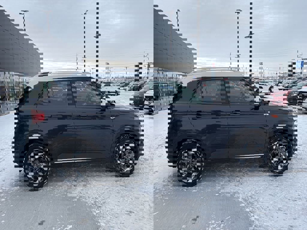 Used 2020 Hyundai Venue image 4