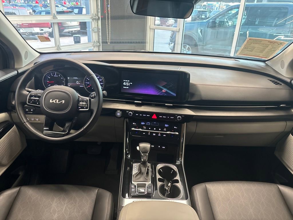 Certified 2022 Kia Carnival EX image 18