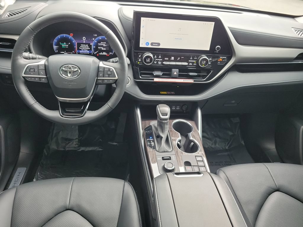 Certified 2026 Toyota Highlander Limited AWD/4WD image 27