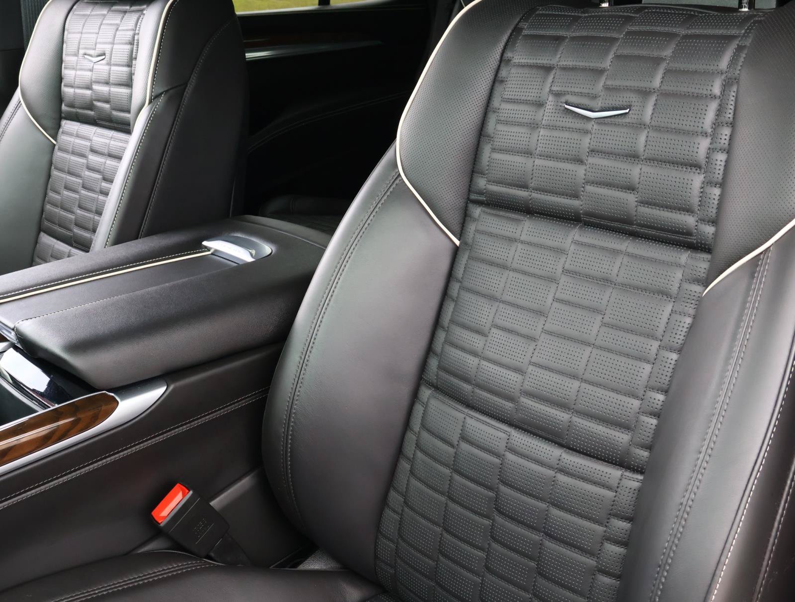 Used 2025 Cadillac Escalade Sport Platinum w/ LPO, Floor Liner Package AWD/4WD image 21
