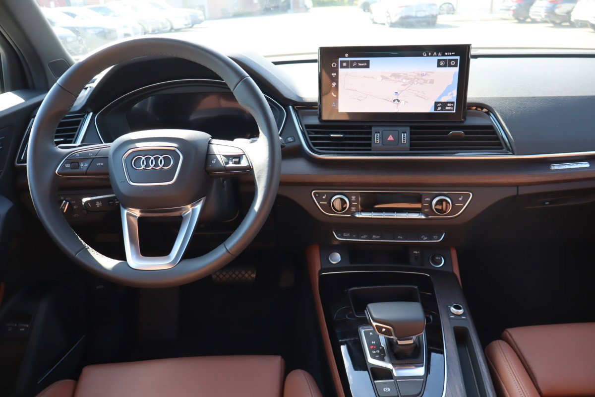 Used 2025 Audi Q5 e Premium Plus image 12