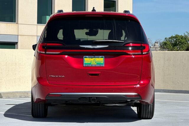 New 2026 Chrysler Pacifica Pinnacle image 5
