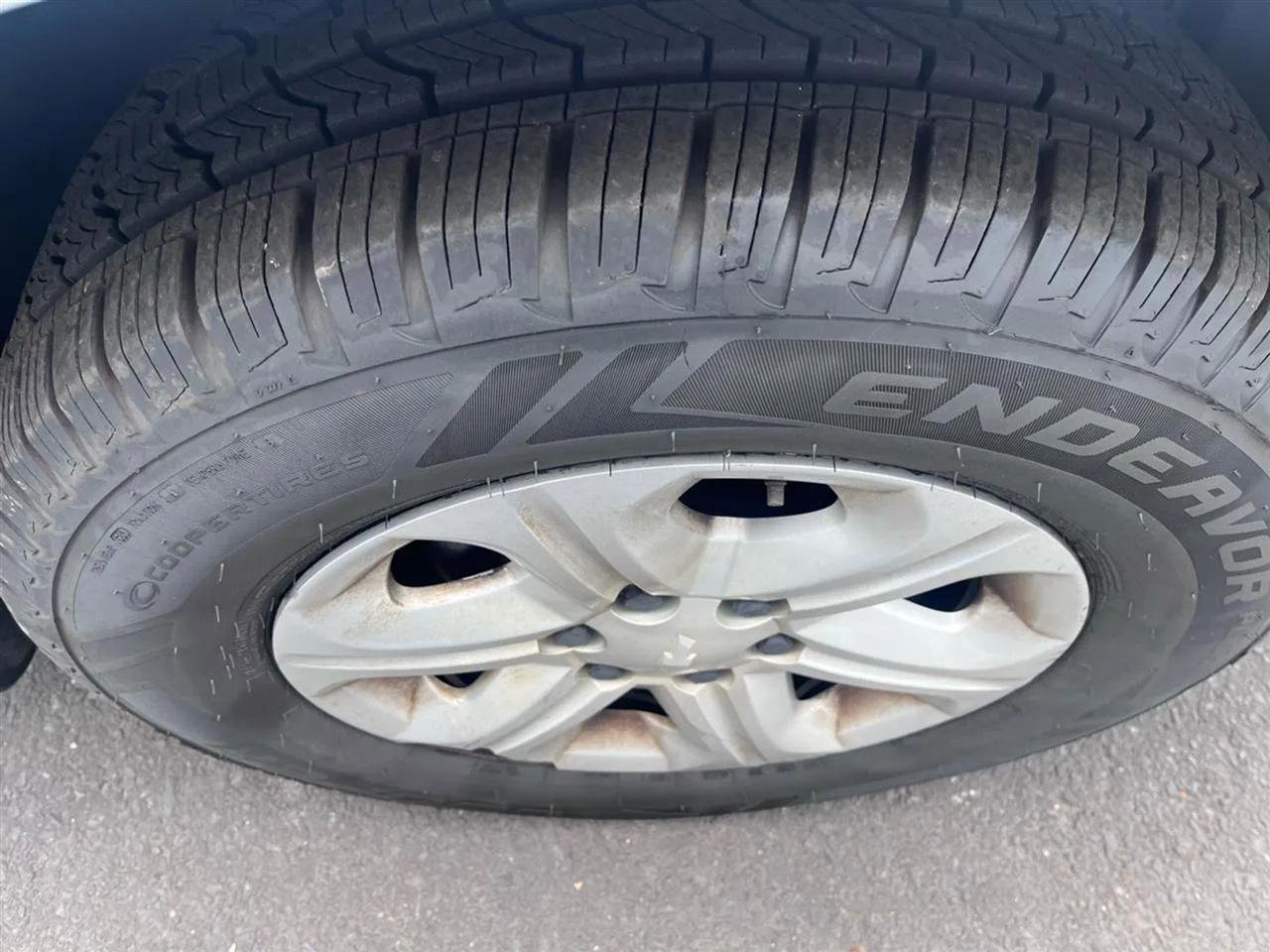 Used 2017 Chevrolet Traverse LS FWD image 8