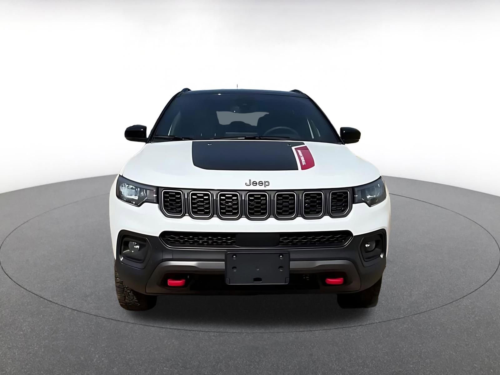 Used 2025 Jeep Compass Trailhawk AWD/4WD image 4