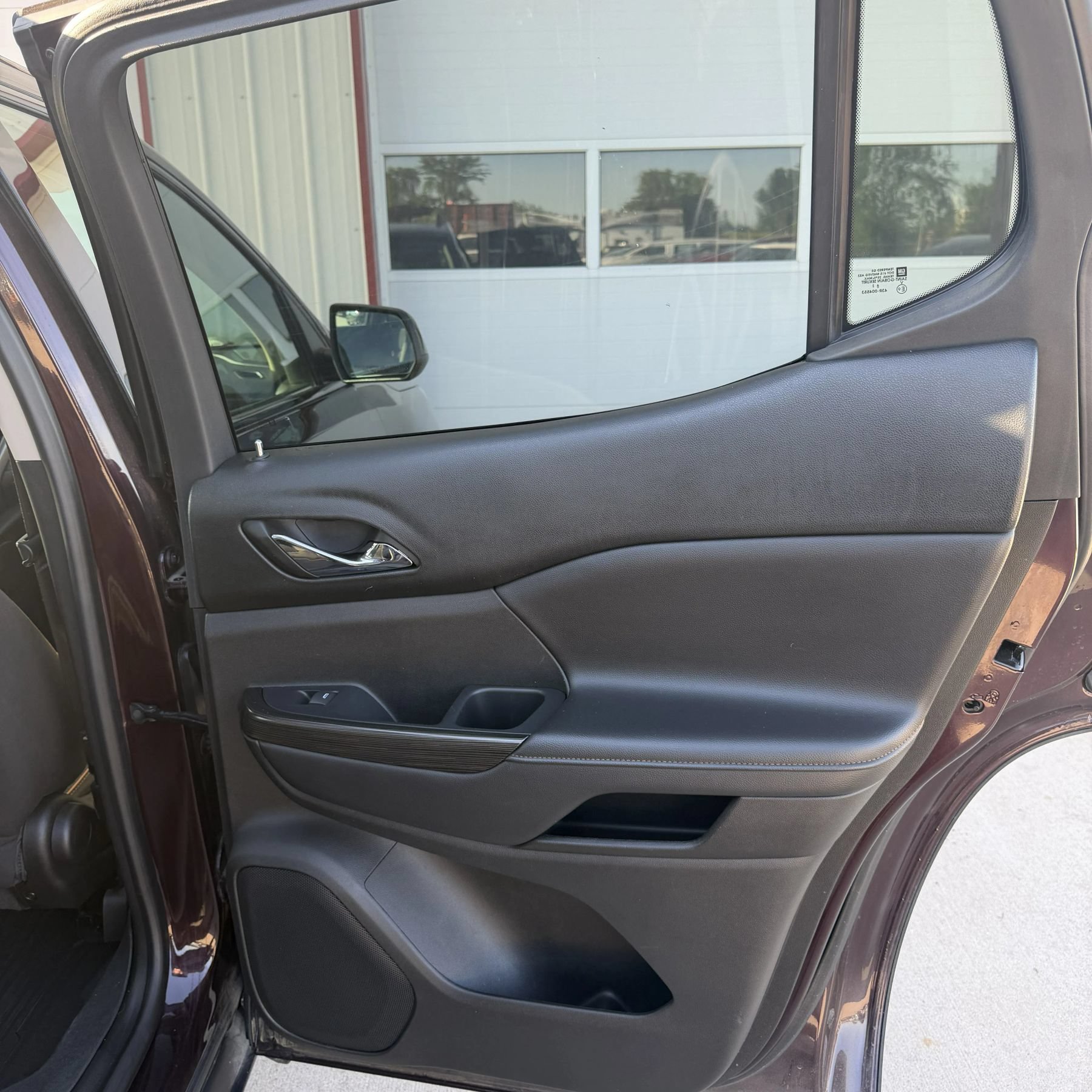 Used 2017 GMC Acadia SLE w/ Driver Alert Package I AWD/4WD image 14