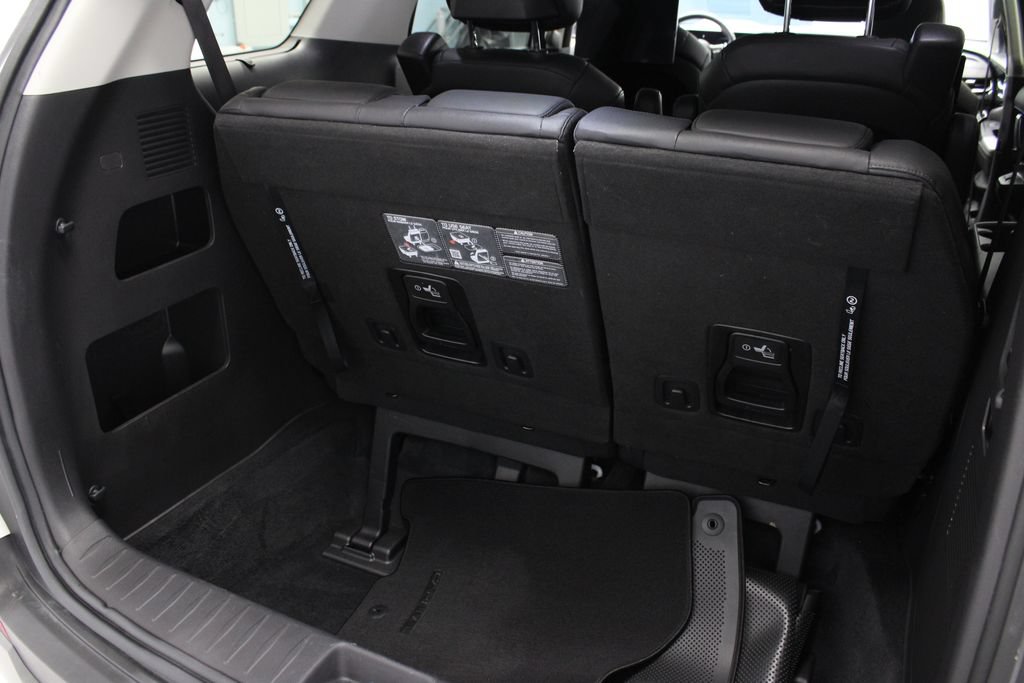Used 2025 Kia Carnival SX Prestige FWD image 18