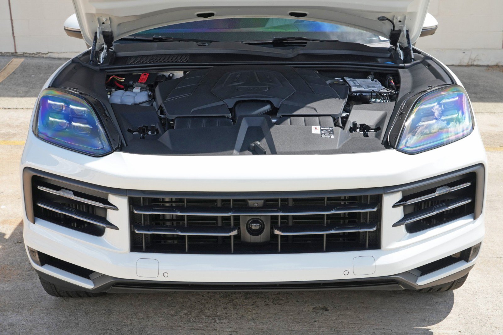 Used 2025 Porsche Cayenne w/ Premium Package Plus AWD/4WD image 8