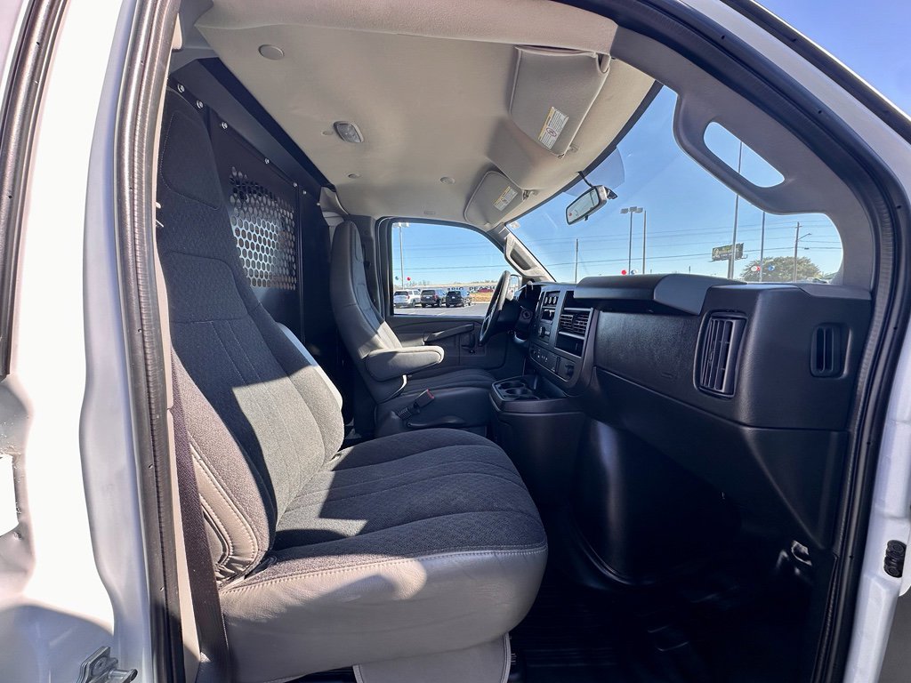 Used 2024 GMC Savana 2500 w/ Driver Convenience Package image 17