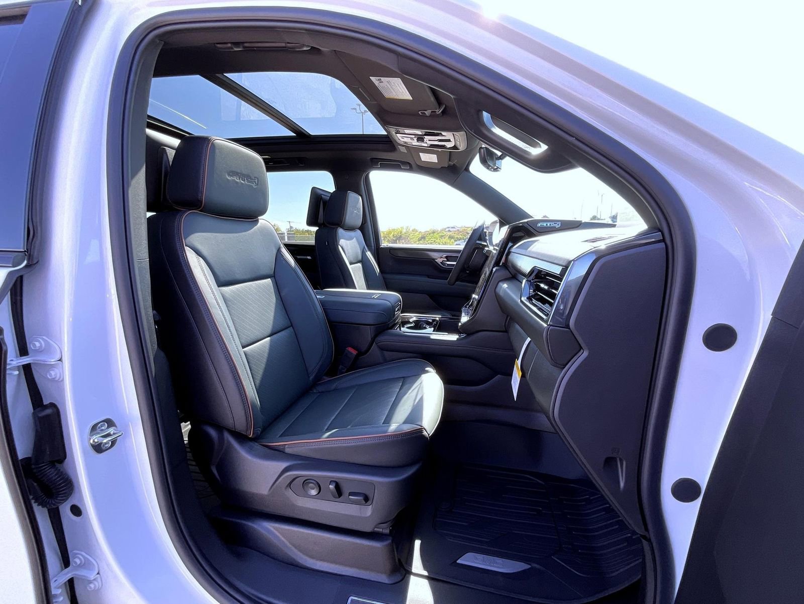 New 2026 GMC Yukon XL AT4 w/ AT4 Premium Plus Package image 15