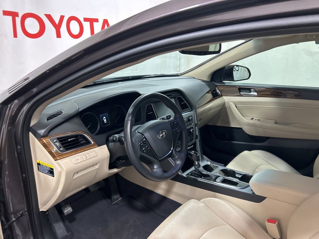 Used 2016 Hyundai Sonata Limited w/ Option Group 04 image 22