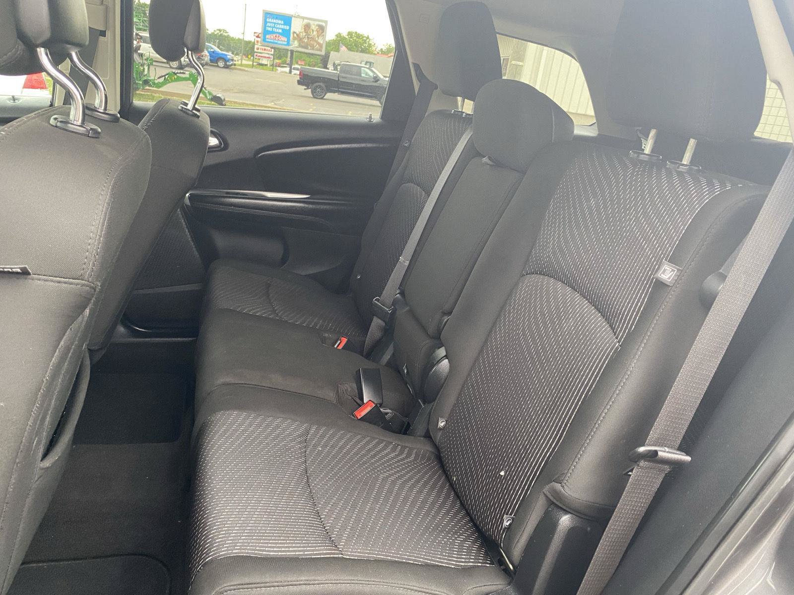 Used 2020 Dodge Journey SE w/ Blacktop Package FWD image 28