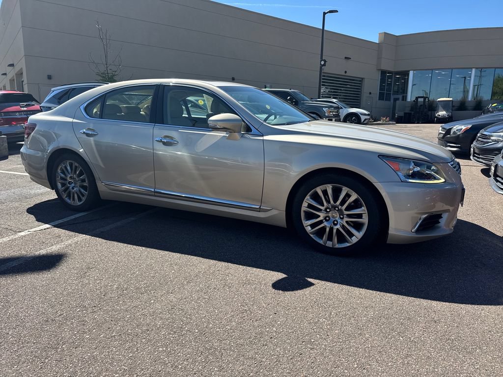 Used 2014 Lexus LS 460 w/ Comfort Package RWD image 7