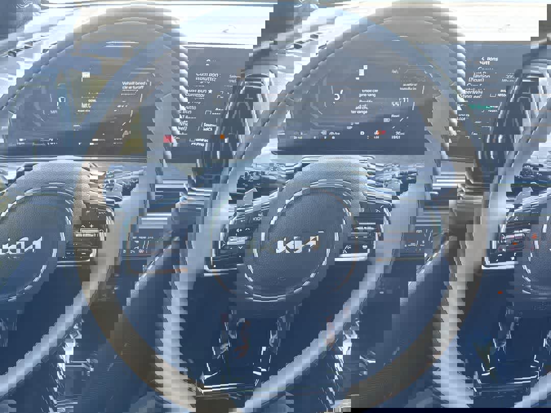 Used 2025 Kia Sorento SX Prestige w/ Olive Brown Leather Package AWD/4WD image 14