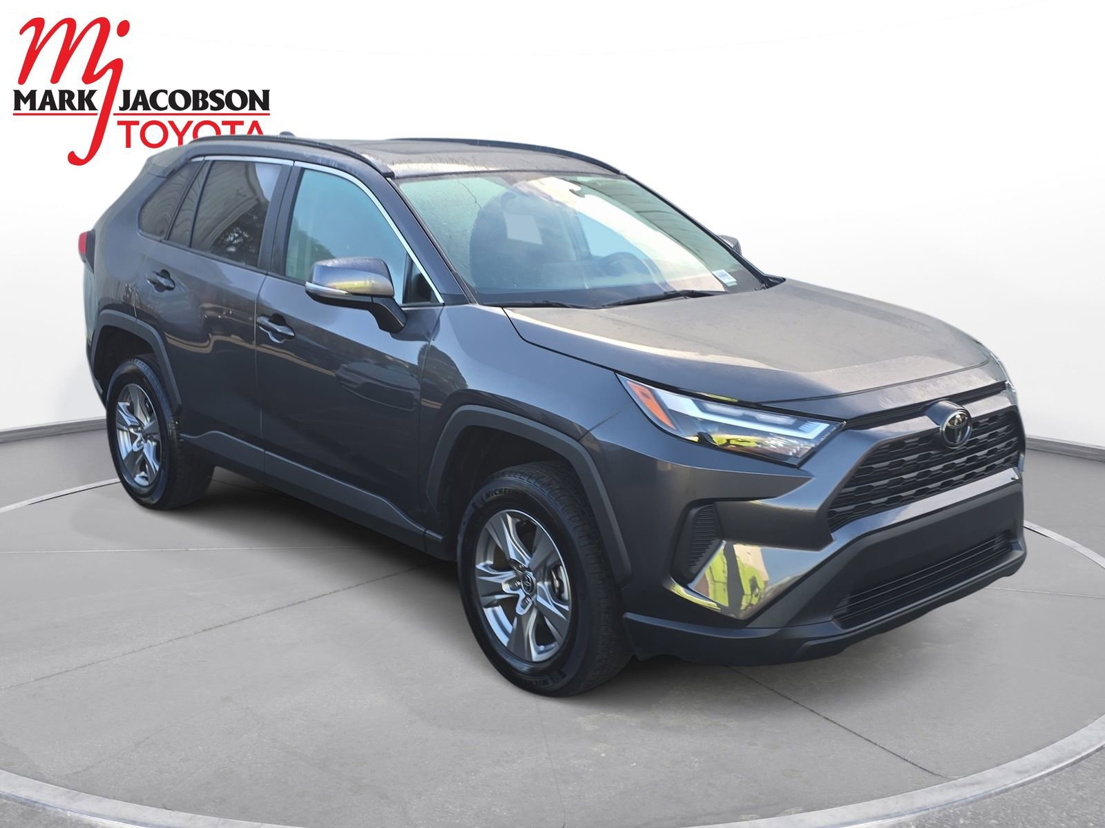 Used 2024 Toyota RAV4 XLE w/ Convenience Package image 5