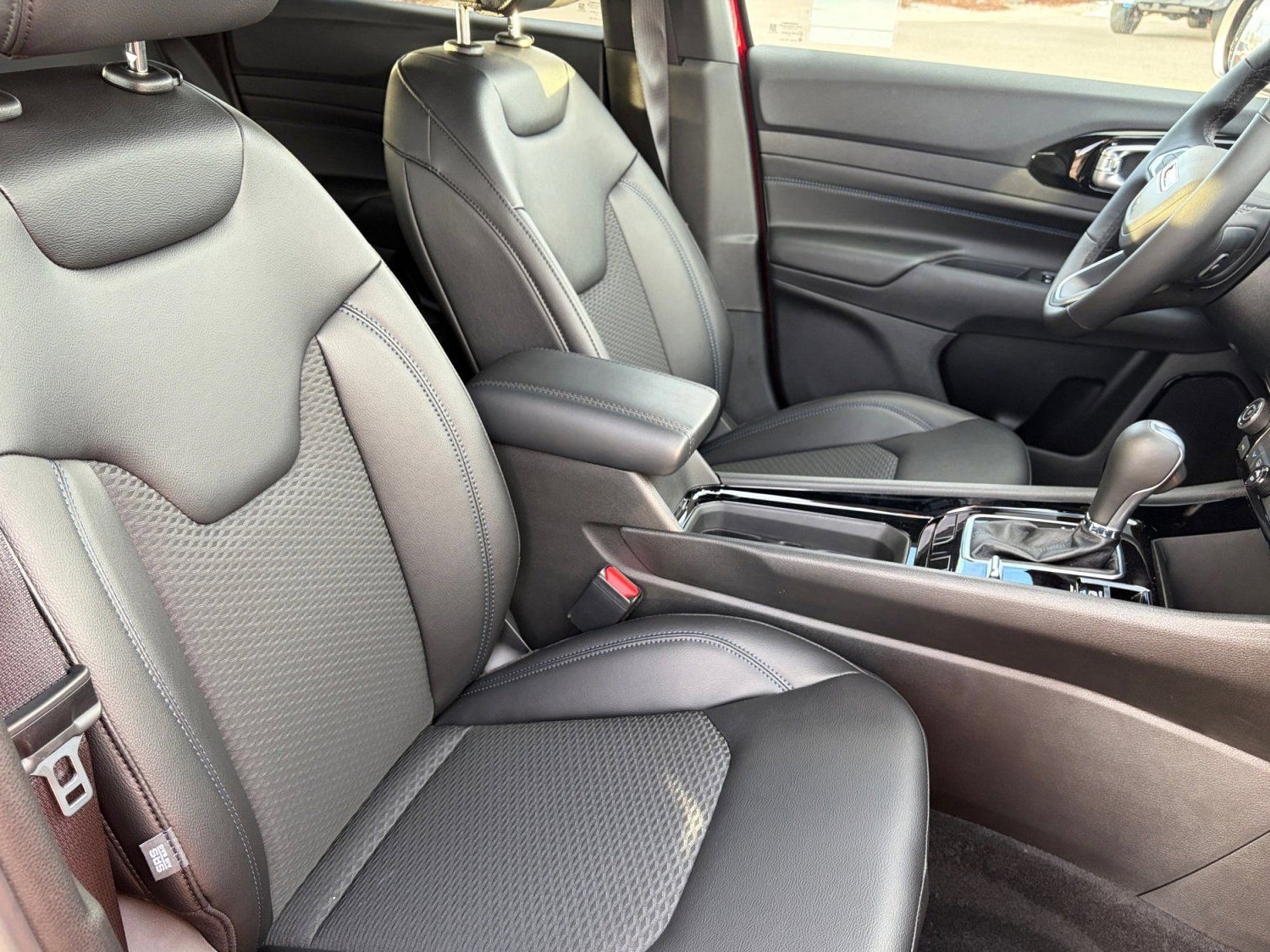 New 2026 Jeep Compass Latitude AWD/4WD image 27