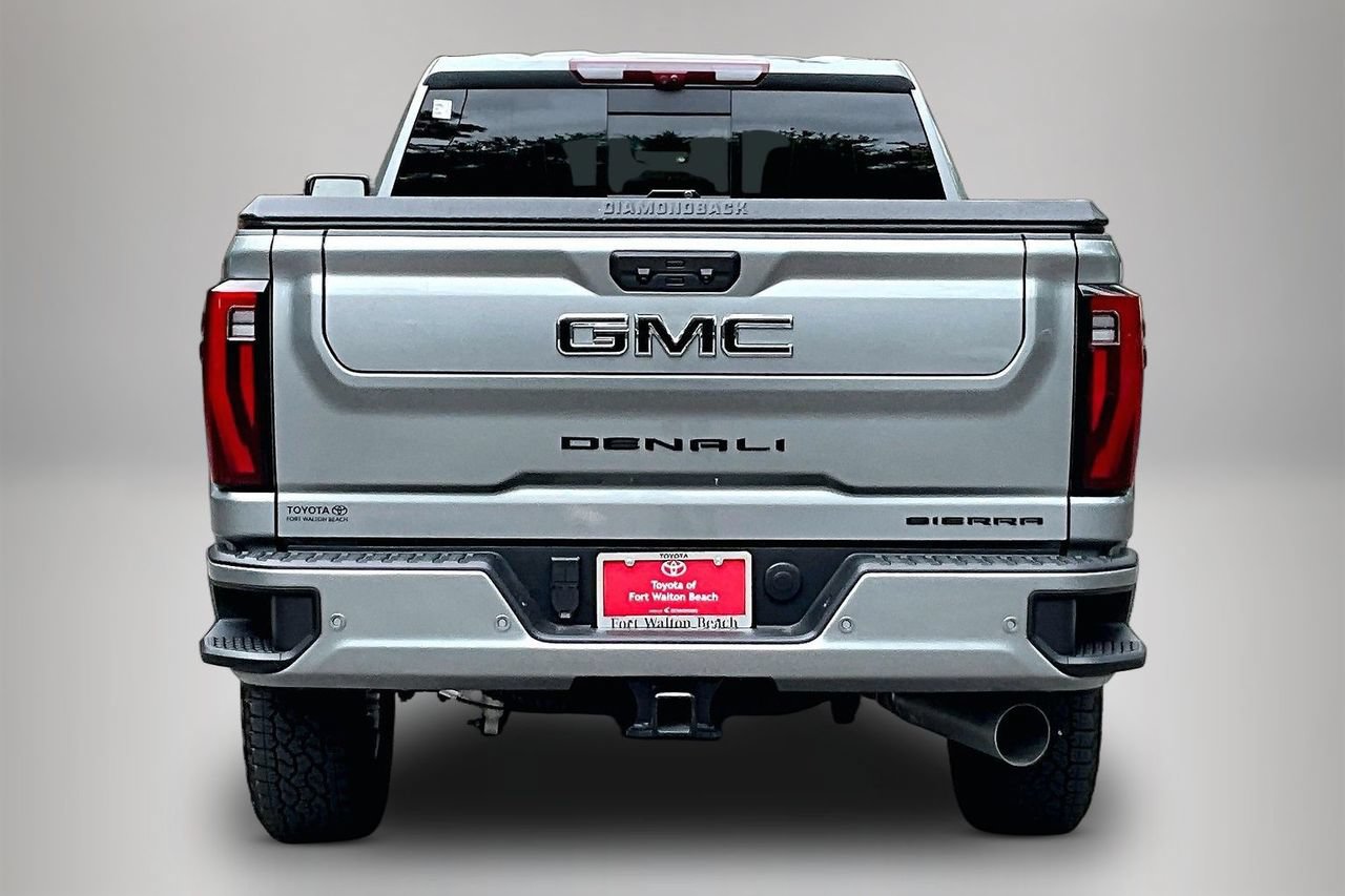 Used 2026 GMC Sierra 2500 Denali Ultimate w/ LPO, Black Badging Package AWD/4WD image 6