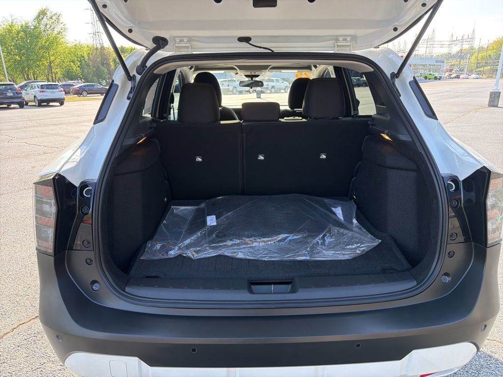 Used 2025 Nissan Kicks SV w/ SV Premium Package image 17