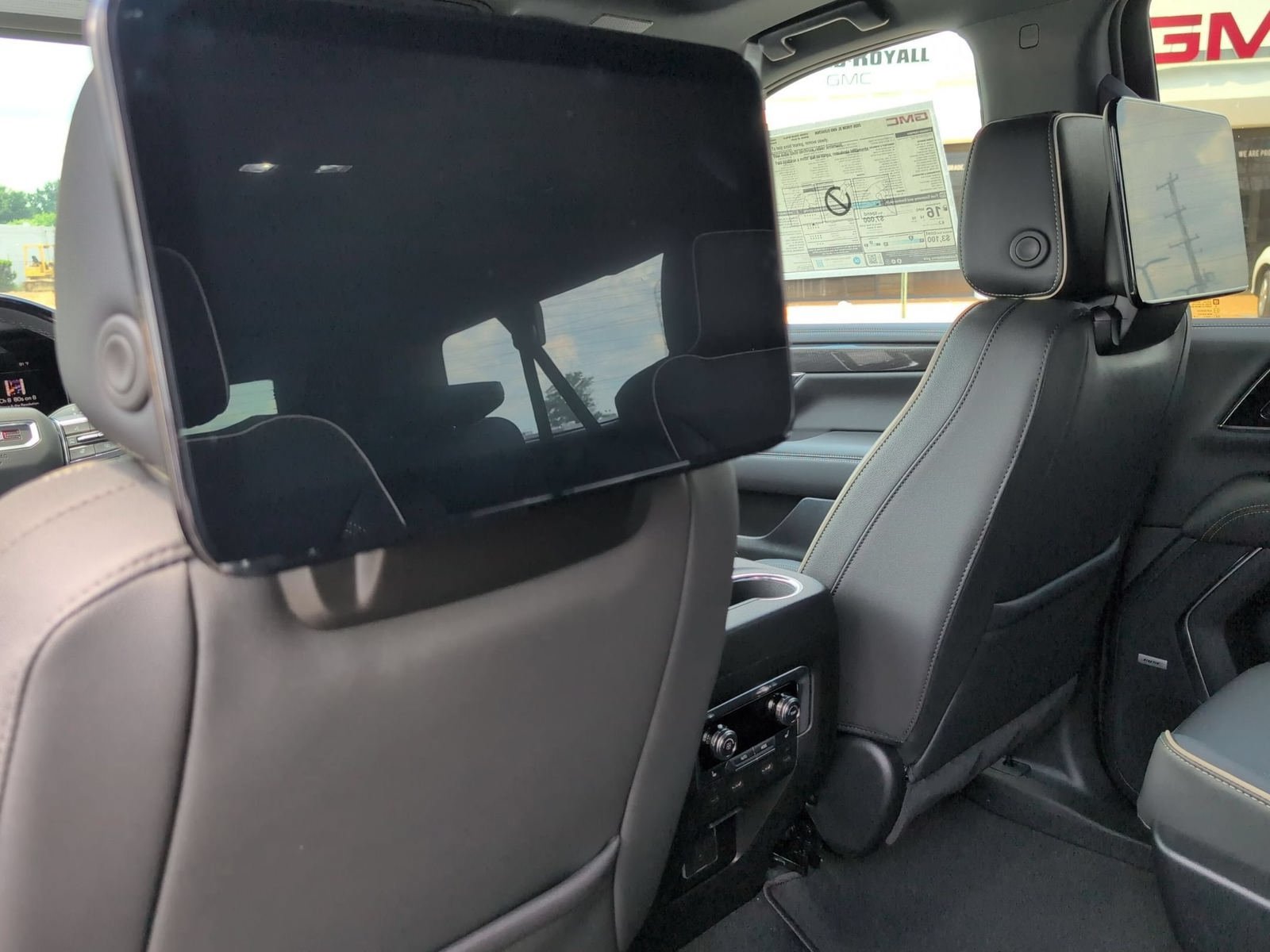 New 2026 GMC Yukon XL Elevation w/ Elevation Premium Package AWD/4WD image 27