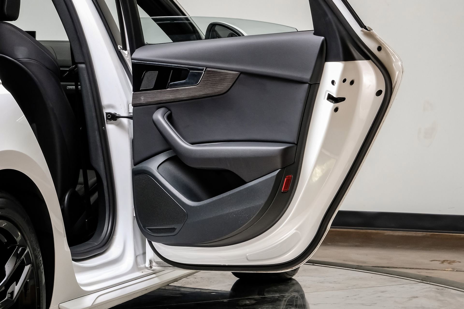 Used 2023 Audi A4 2.0T Premium w/ Convenience Package image 50