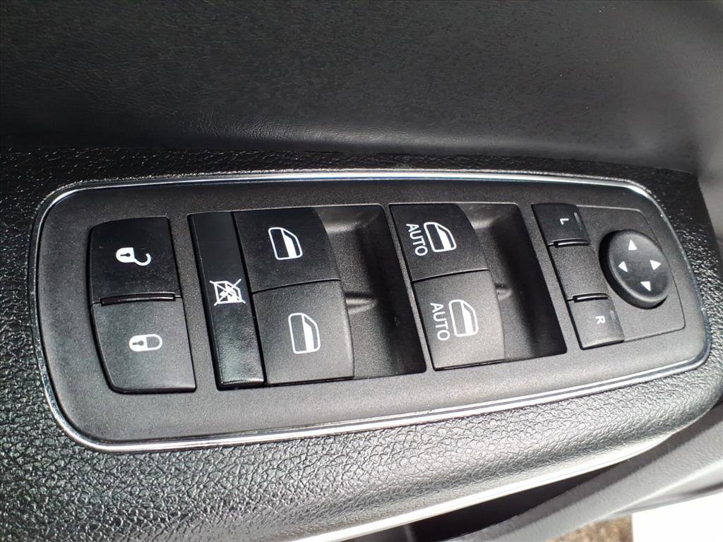 Used 2023 Chrysler 300 Touring L w/ Popular Equipment Group image 16