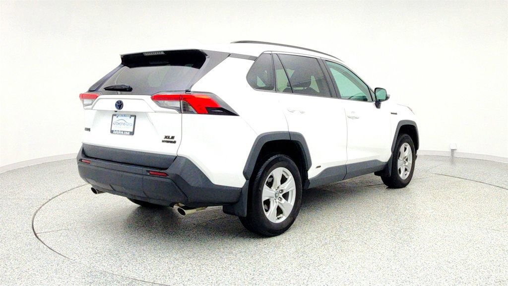 Used 2020 Toyota RAV4 XLE image 5