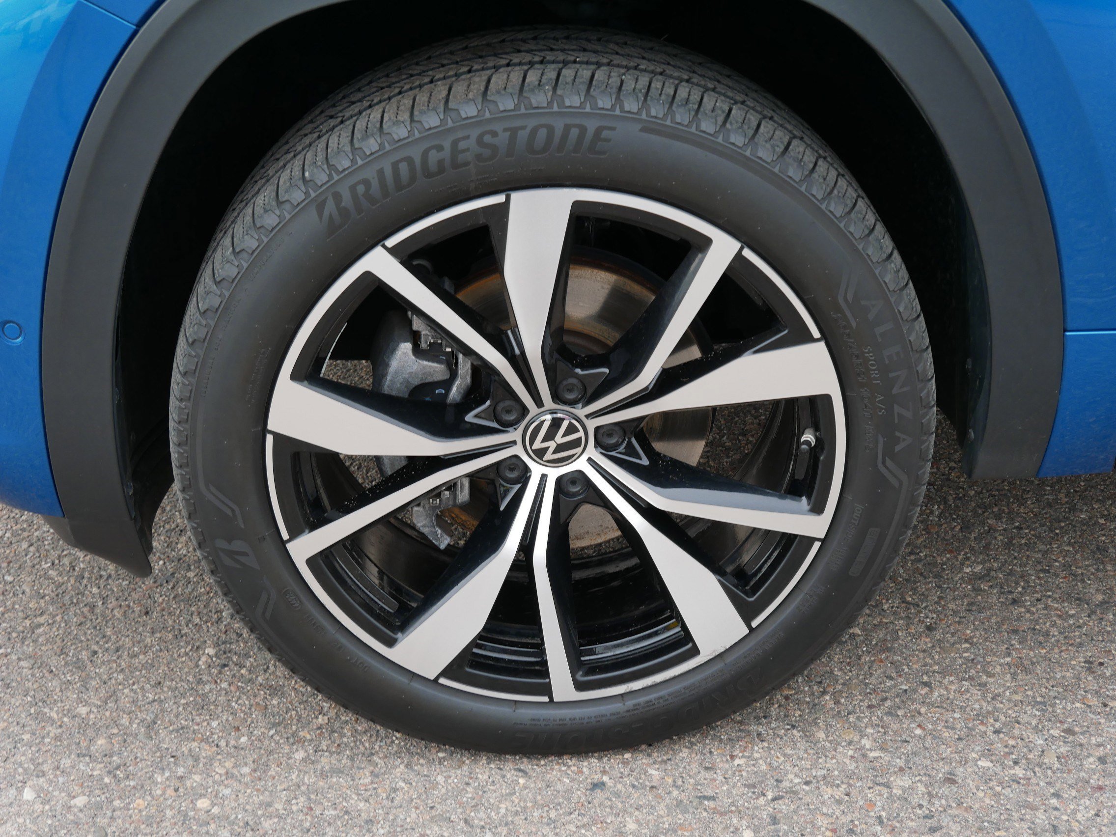 Certified 2024 Volkswagen Atlas Cross Sport SEL Premium R-Line image 15