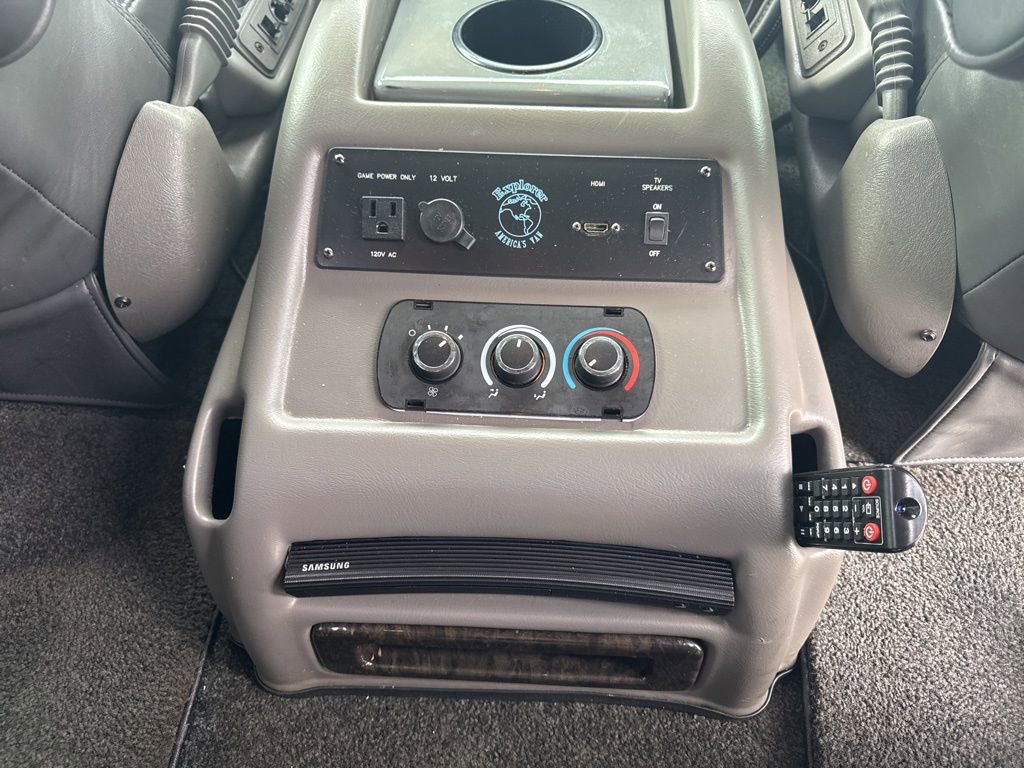 Used 2017 GMC Savana 2500 Extended RWD image 14