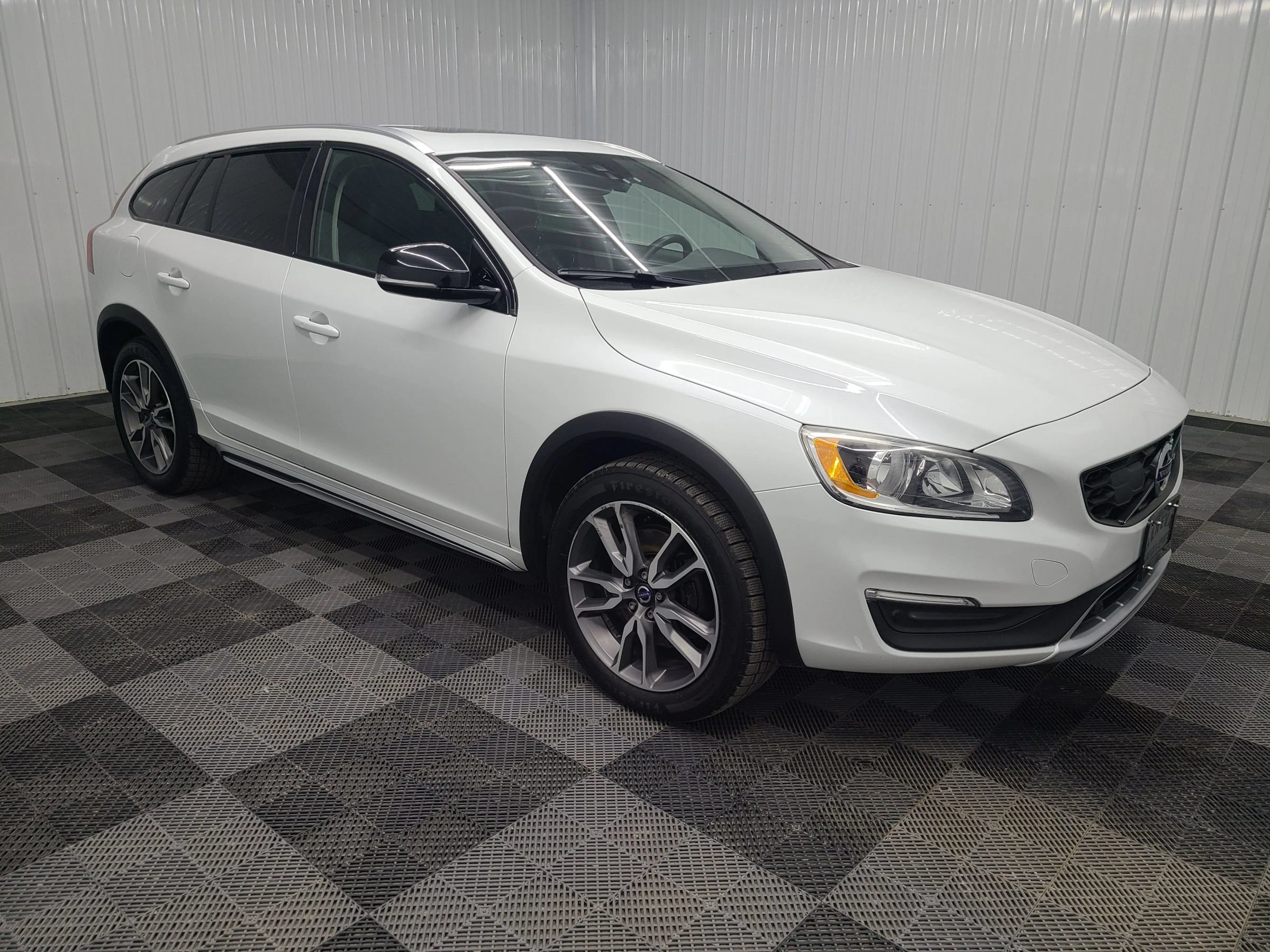 Used 2018 Volvo V60 T5 Cross Country w/ Convenience Package AWD/4WD image 13