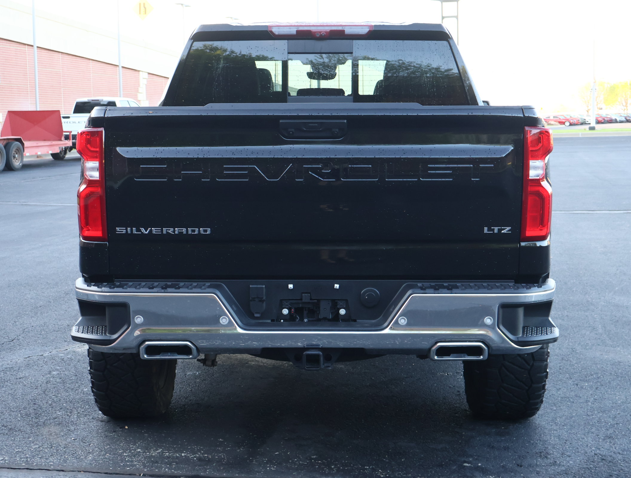 Used 2025 Chevrolet Silverado 1500 LTZ AWD/4WD image 32