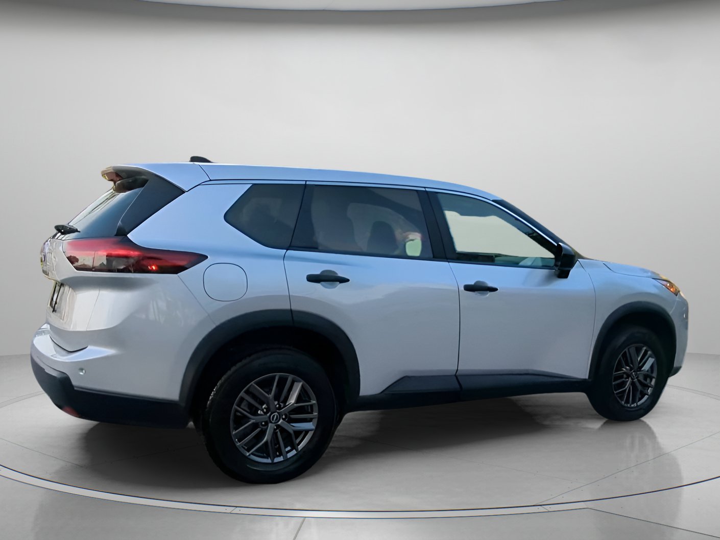 Used 2024 Nissan Rogue S FWD image 29