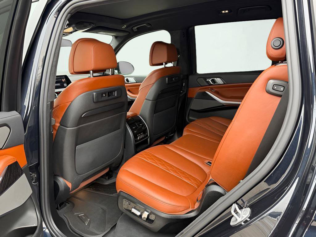 Used 2022 BMW X7 M50i AWD/4WD image 23