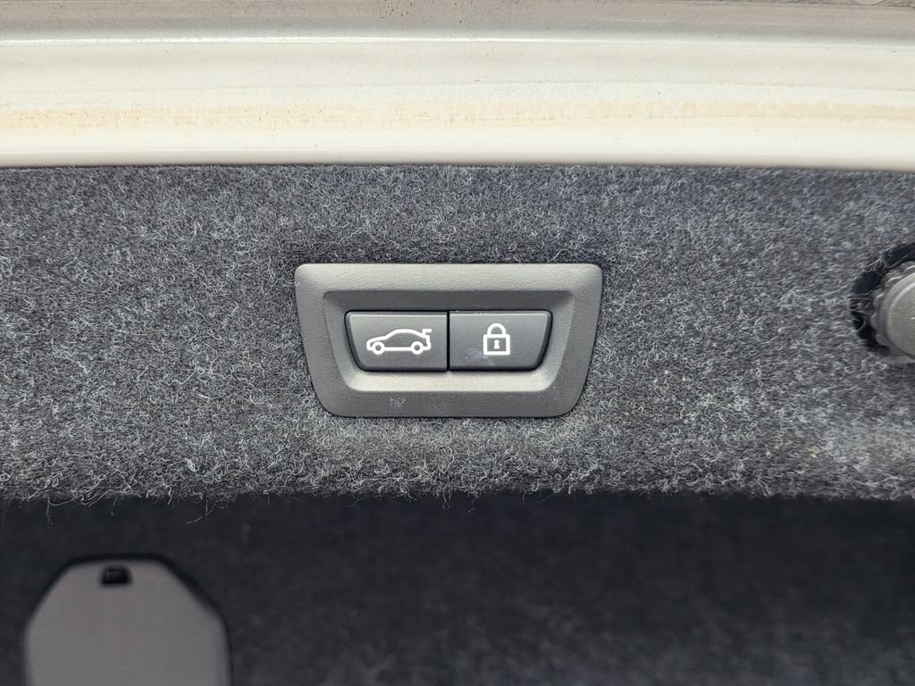 Used 2018 BMW 530e image 10