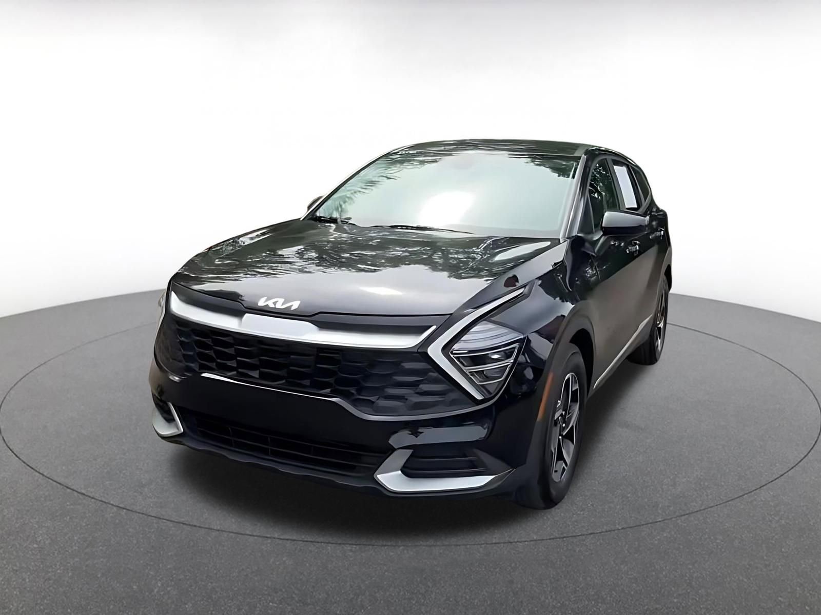 Used 2025 Kia Sportage LX image 7