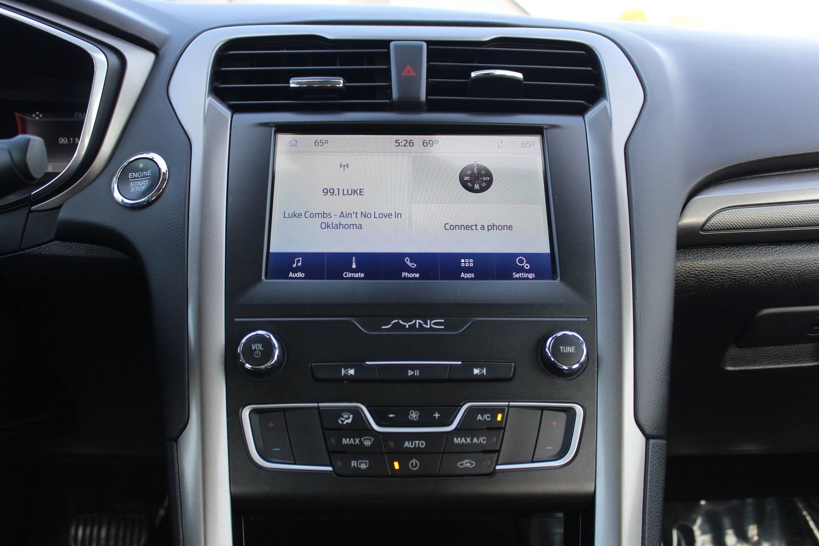 Used 2020 Ford Fusion SE image 17