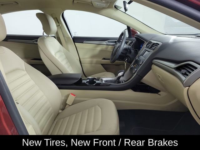 Used 2014 Ford Fusion SE image 18