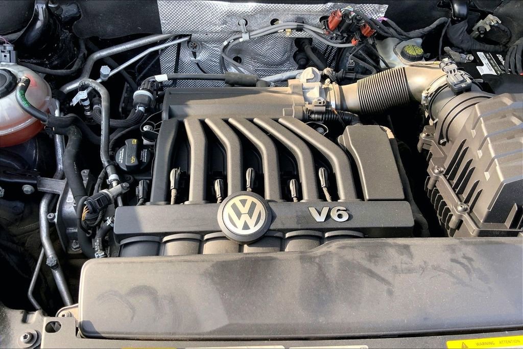 Used 2020 Volkswagen Atlas Cross Sport SE w/ Towing Package image 33