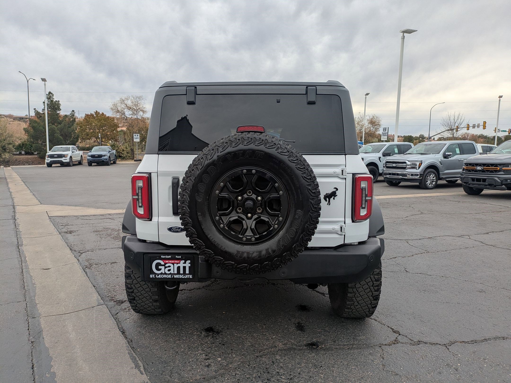 Used 2023 Ford Bronco Wildtrak image 5