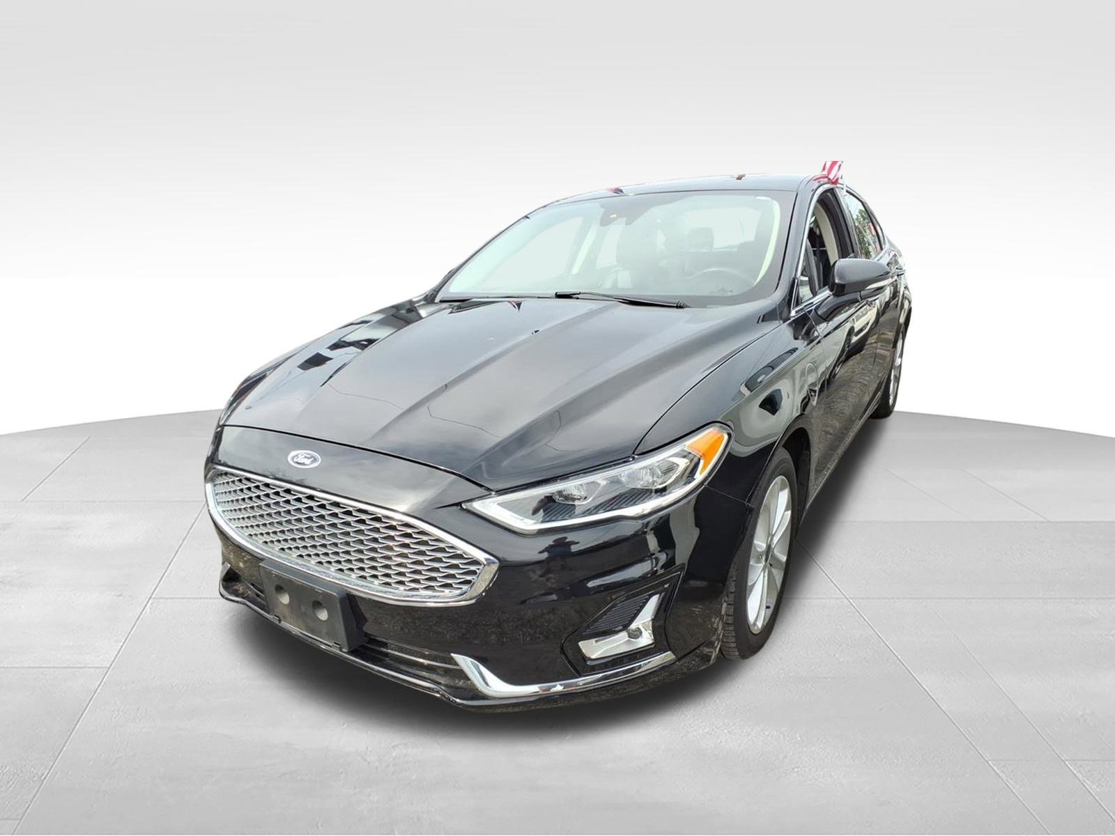 Used 2019 Ford Fusion Energi Titanium image 1