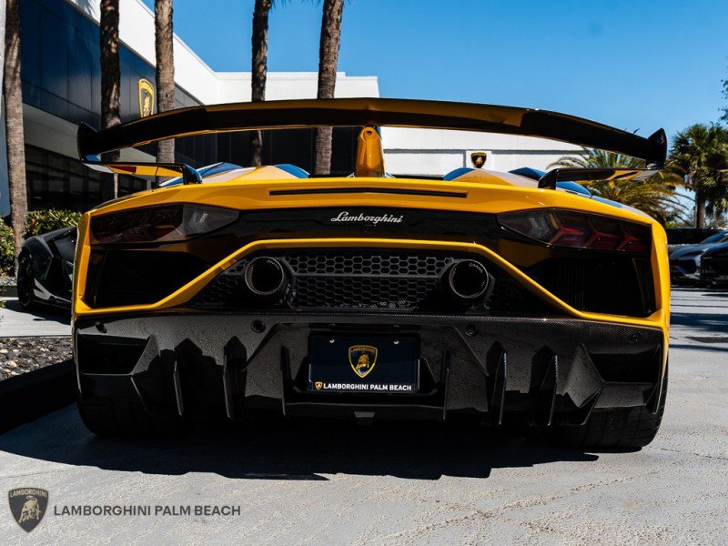Used 2021 Lamborghini Aventador SVJ image 6