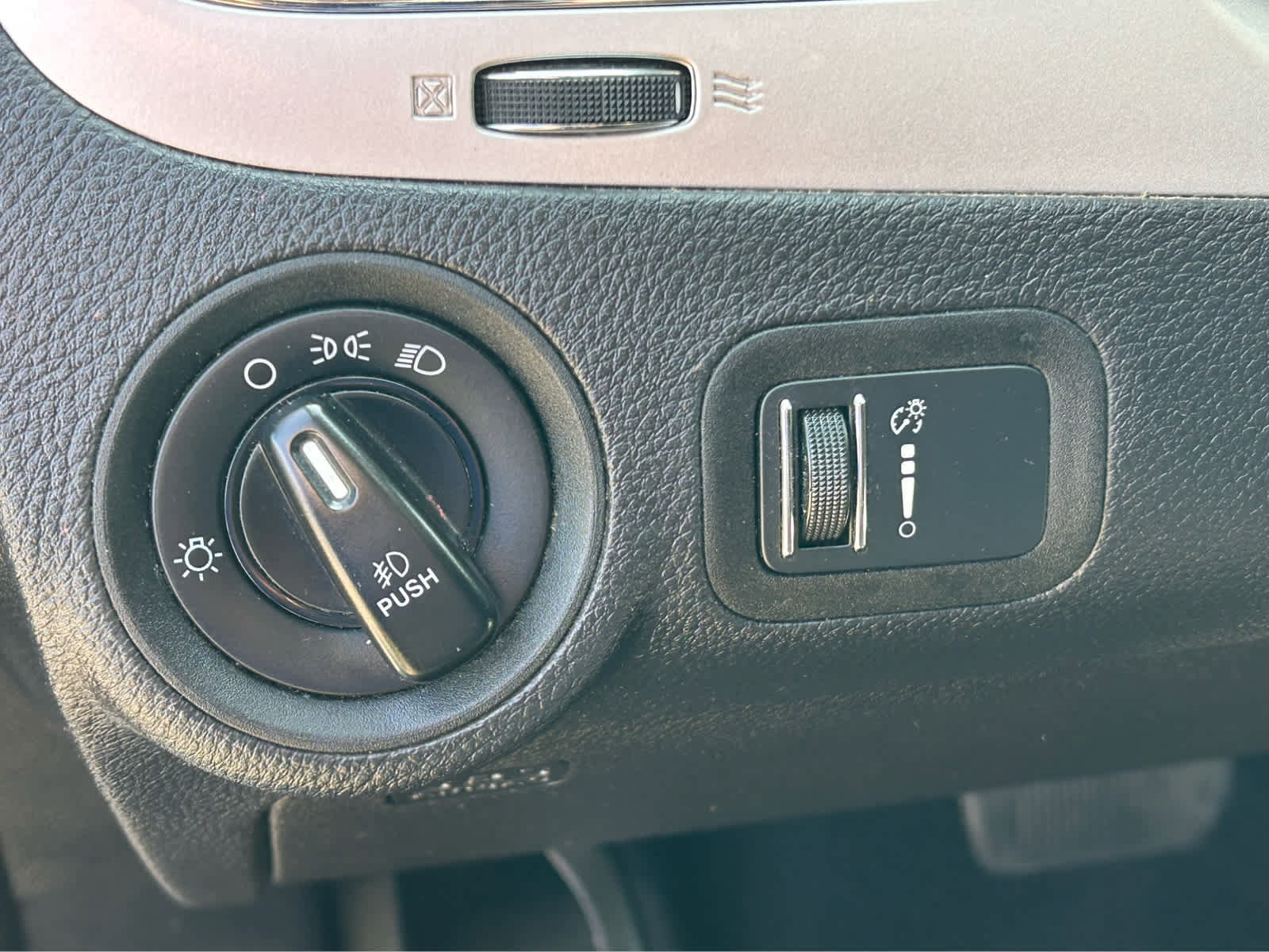 Used 2014 Dodge Journey SXT w/ Flexible Seating Group FWD image 17