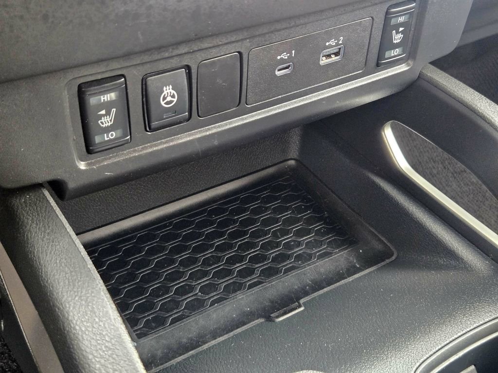 Used 2024 Nissan Frontier SL image 18