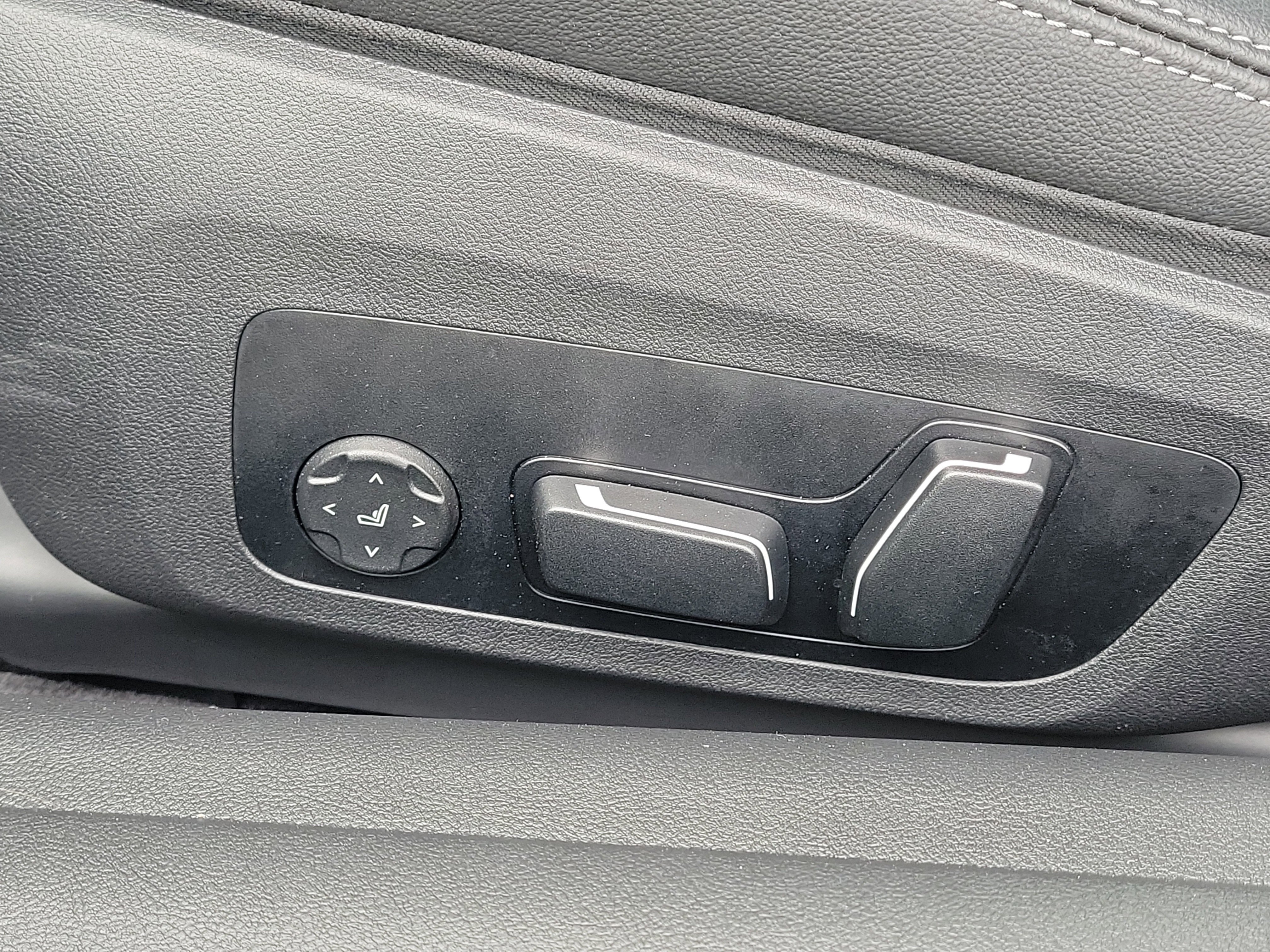 Used 2025 BMW 430i xDrive Coupe w/ Premium Package image 22