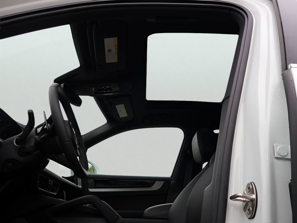 New 2026 Porsche Cayenne AWD/4WD image 36