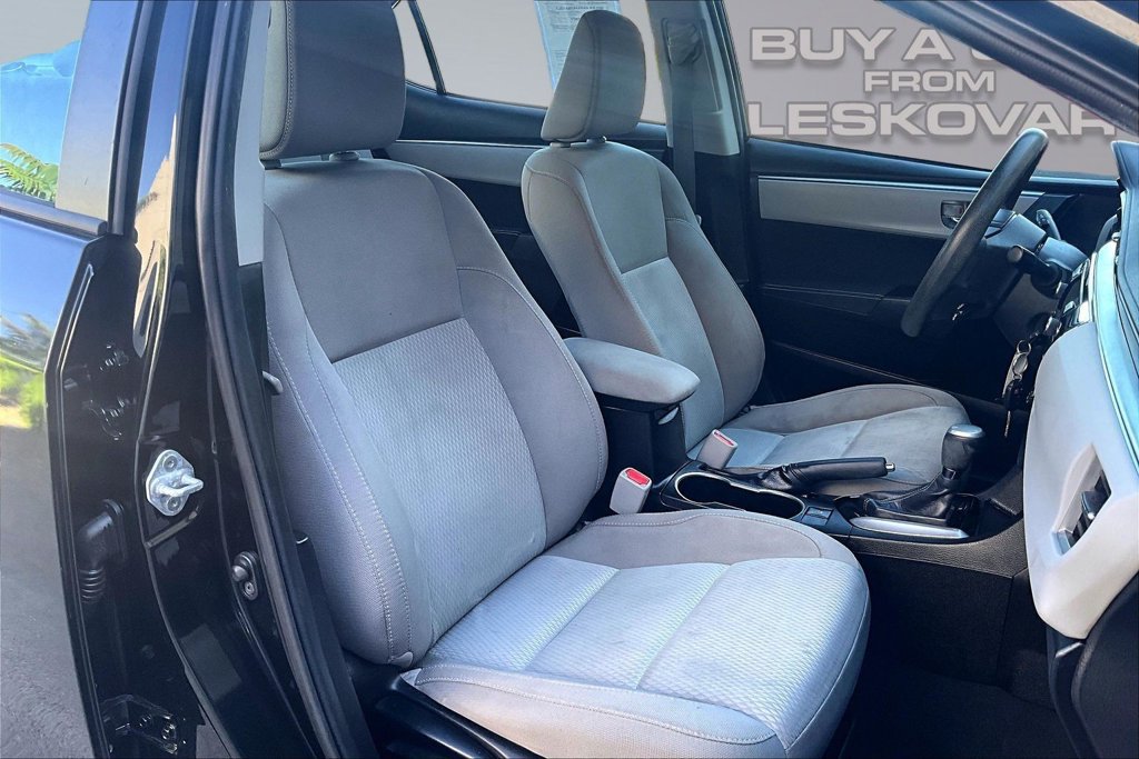 Used 2016 Toyota Corolla LE FWD image 7