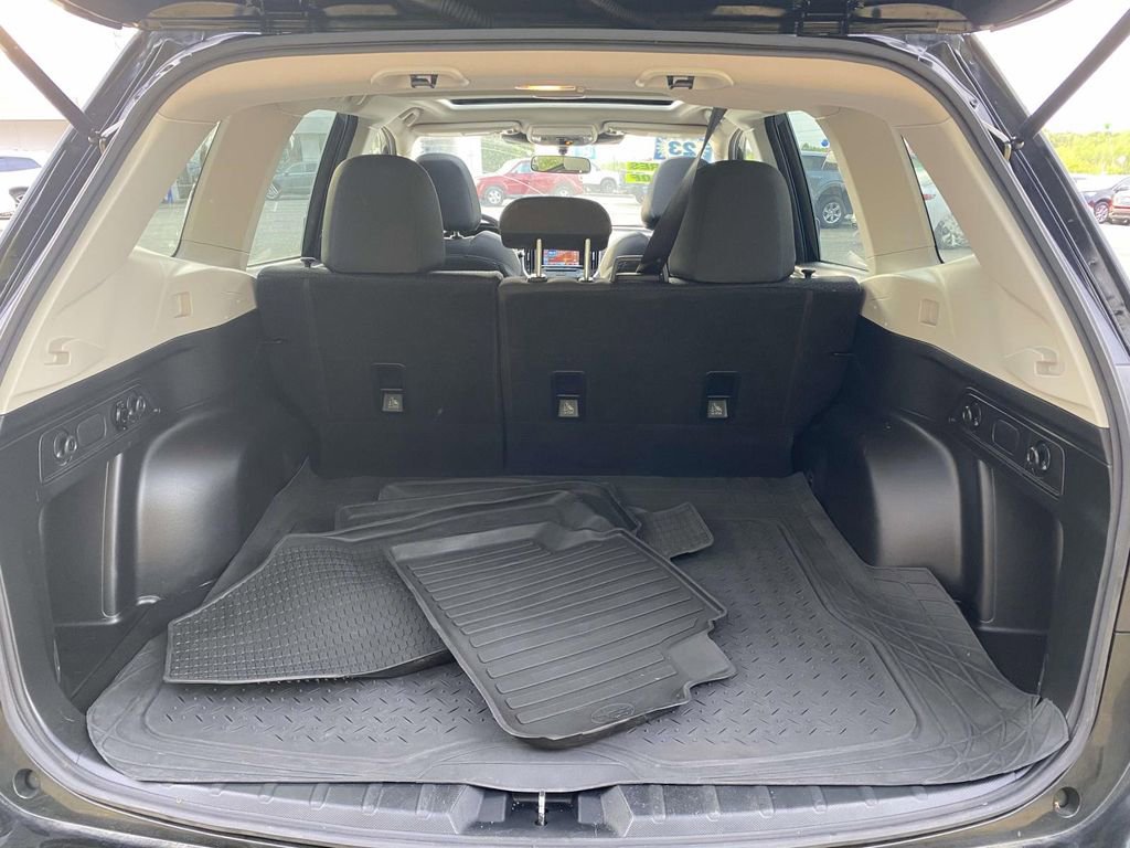 Used 2023 Subaru Forester Premium image 30